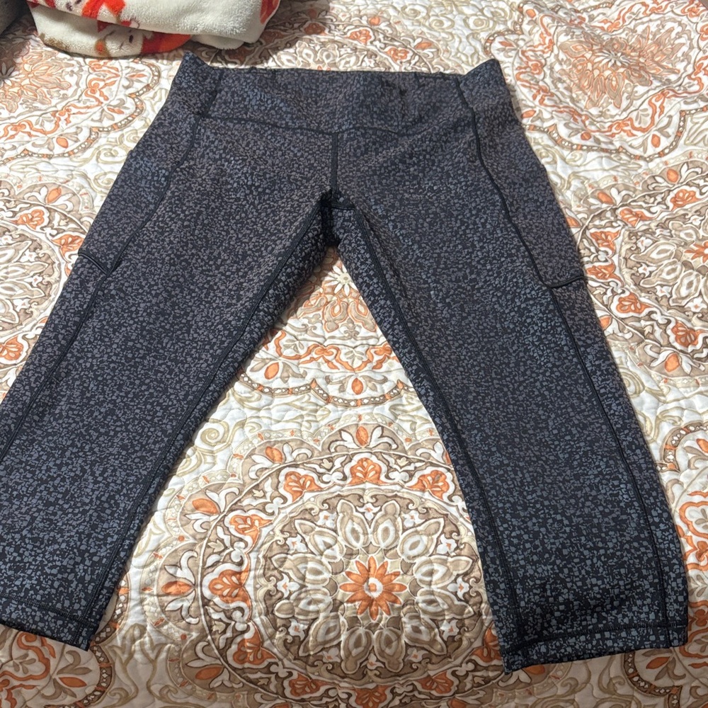Cropped Athletic Leggings in Charcoal Speckle- 
Lululemon-